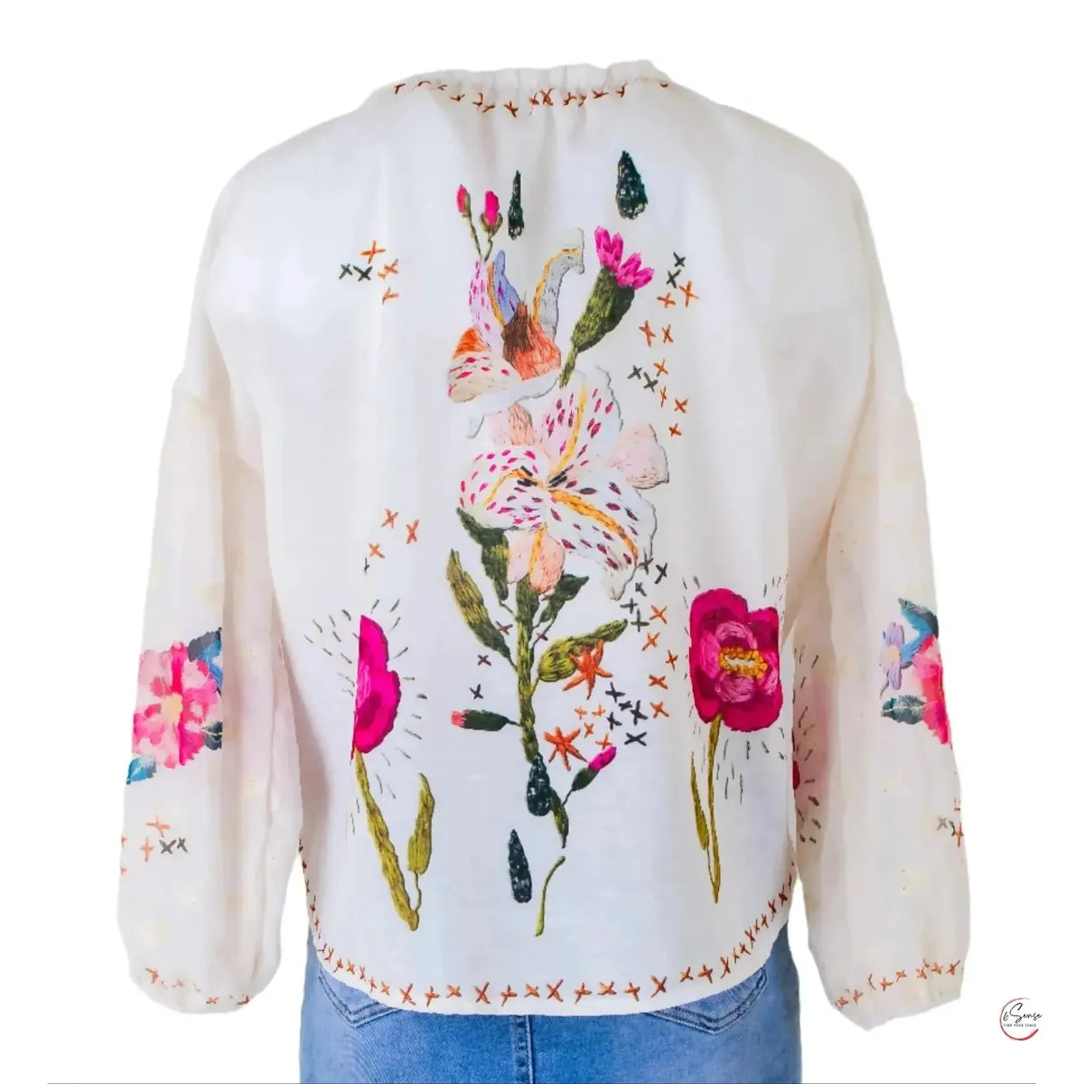 Етно блуза с флорални мотиви – цвят, стил и комфорт