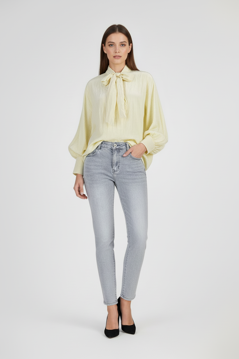 Готова визия - ванилова блуза и светлосиви дънки – Vanilla Denim Set