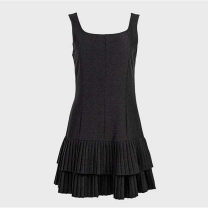 Черна къса рокля с презрамки | колекция есен-зима 6Sense