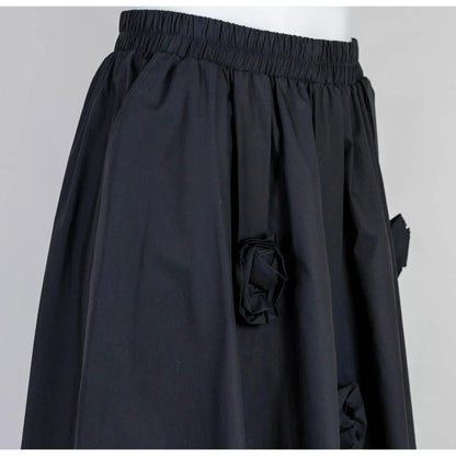 Черна миди пола с 3D рози | колекция есен-зима 6Sense