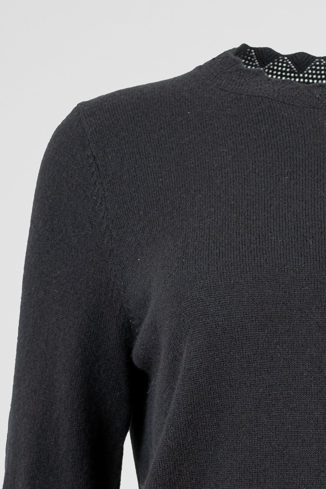 Дамски вълнен пуловер с ажурни детайли – Wool Edge
