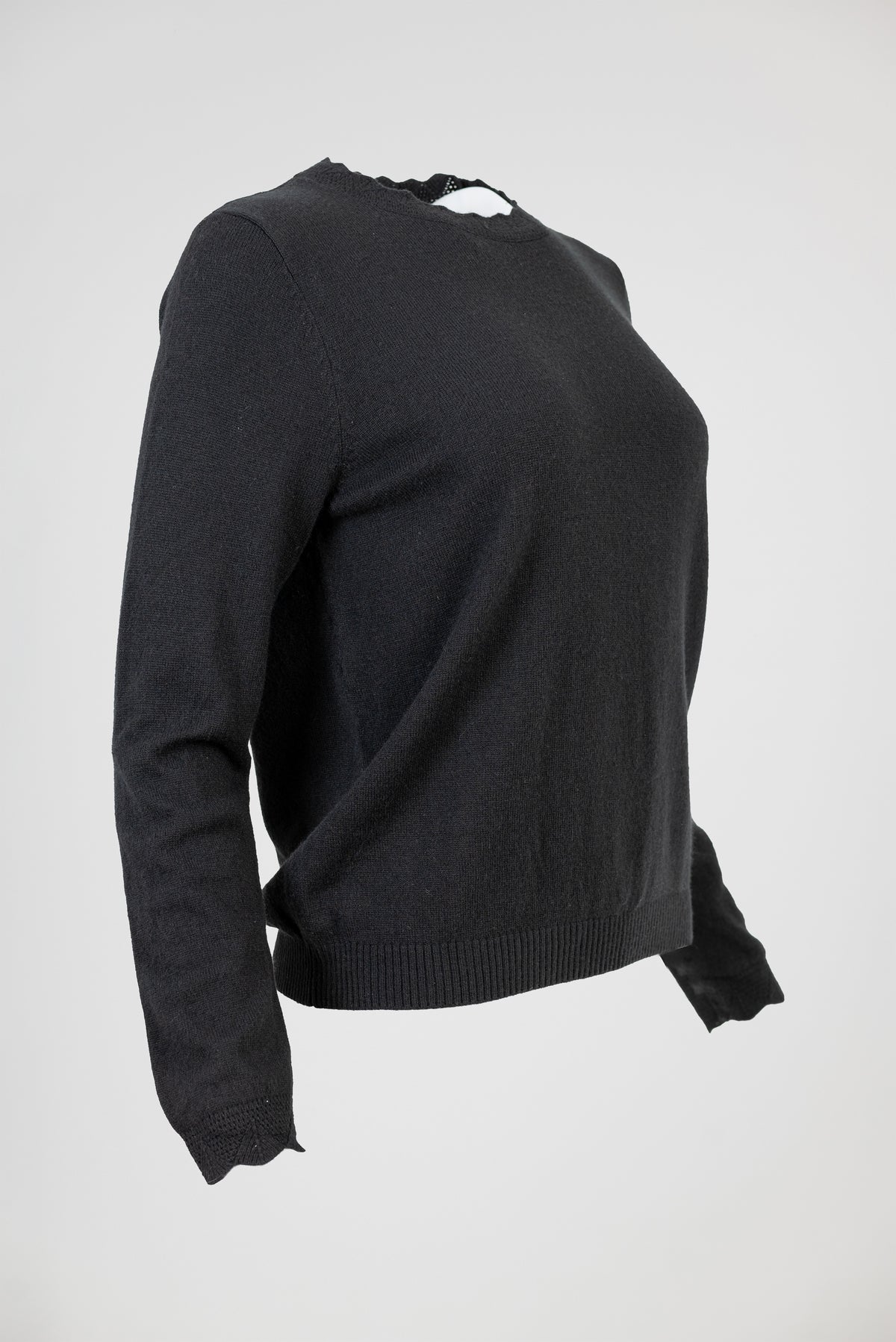 Дамски вълнен пуловер с ажурни детайли – Wool Edge