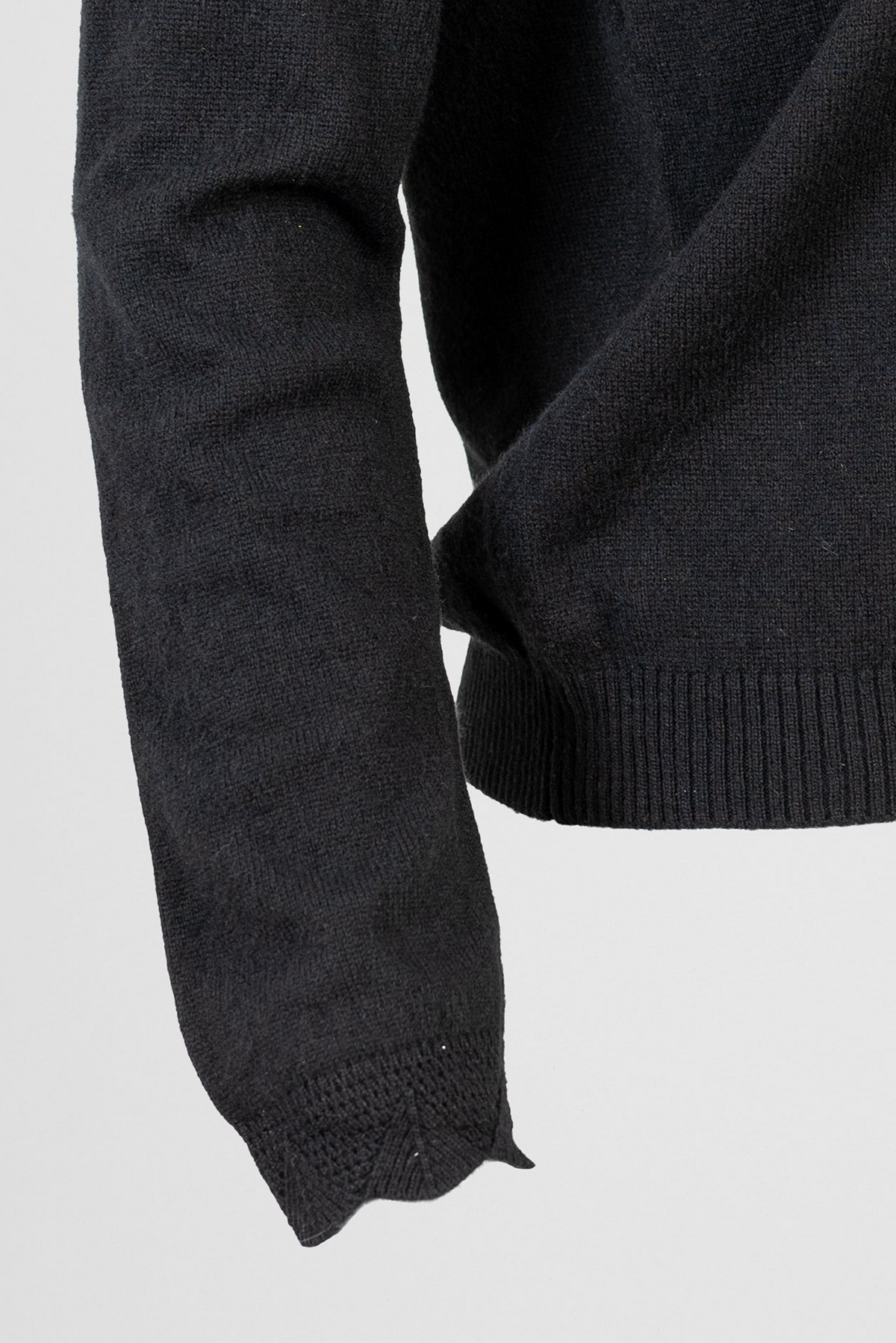 Дамски вълнен пуловер с ажурни детайли – Wool Edge