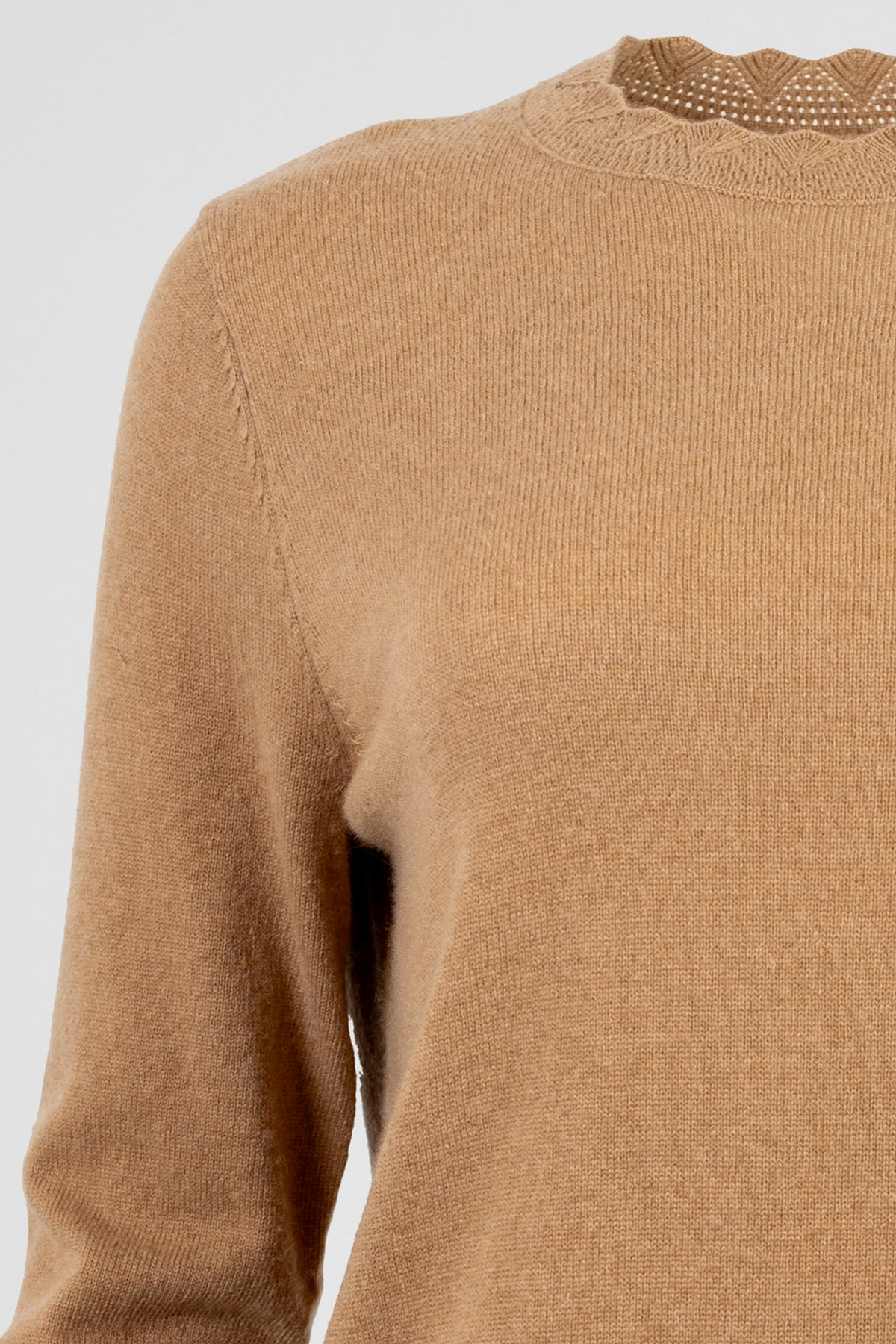 Дамски вълнен пуловер с ажурни детайли – Wool Edge