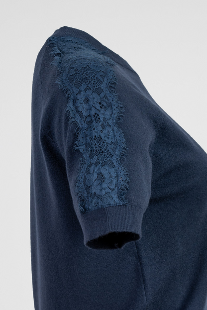 Дамска блуза фино плетиво с дантела на раменете – Navy Lace Knit