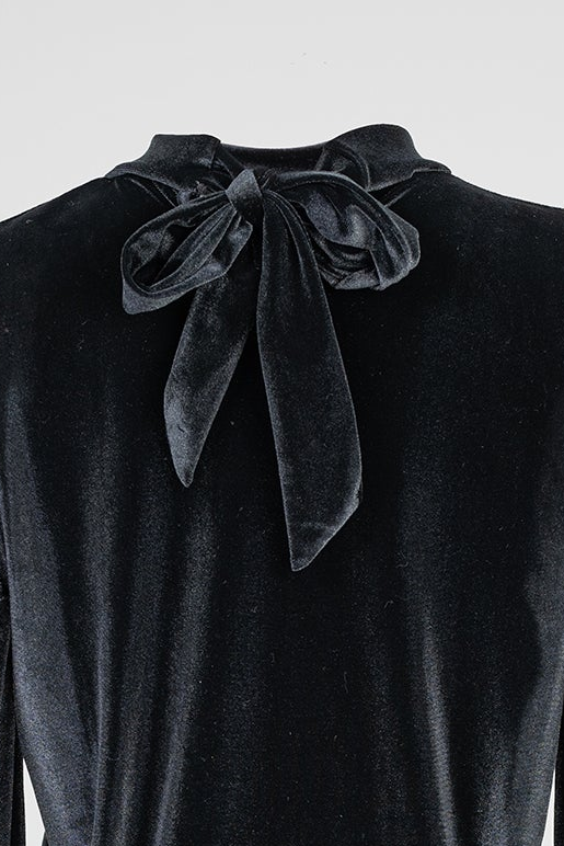 Дамска кадифена блуза - Black Velvet