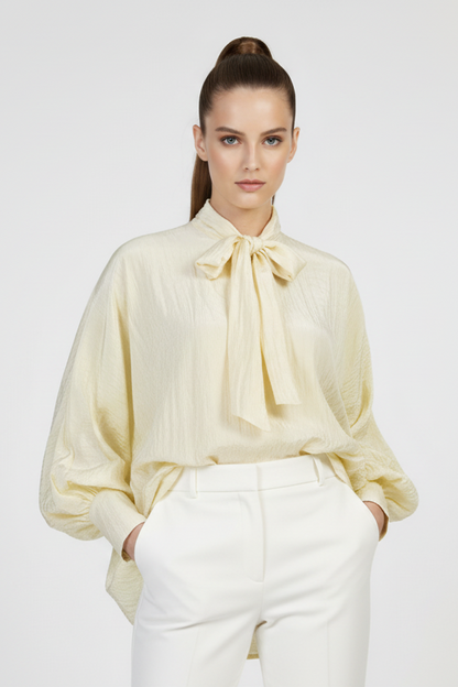 Дамска блуза с панделка на яката и прилеп ръкави – Vanilla Bow