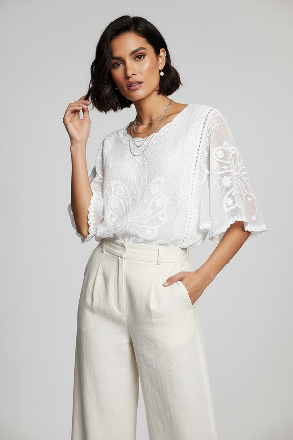 Дамска бяла дантелена блуза с ластик в талията White Grace