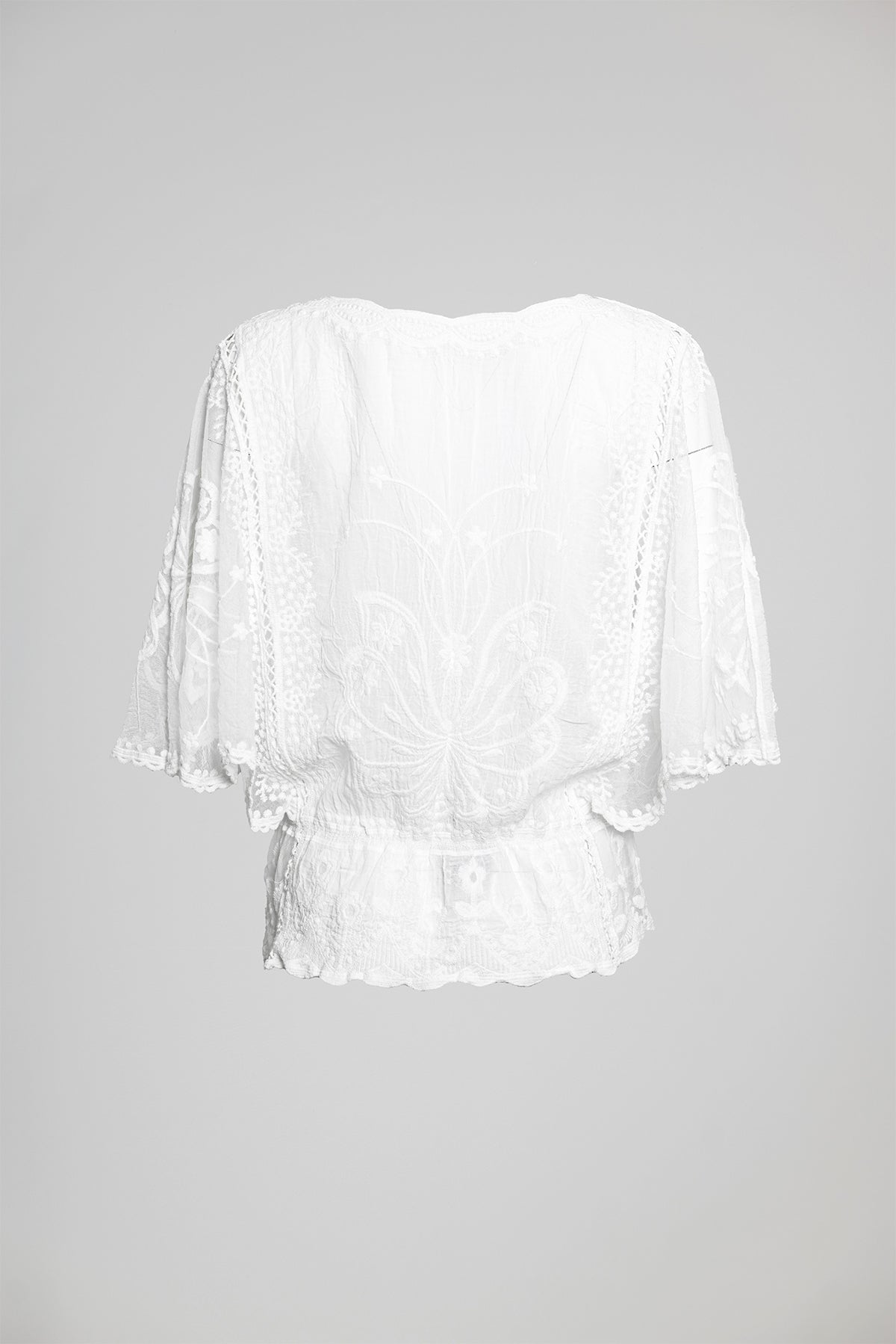 Дамска бяла дантелена блуза с ластик в талията White Grace