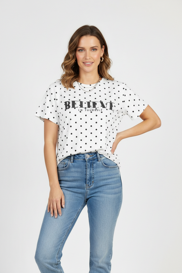 Дамска бяла тениска на точки с надпис – Believe Dot