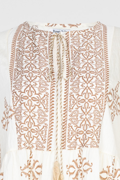 Дамски комплект блуза и панталон с бродерия в бежови тонове – Boho Grace