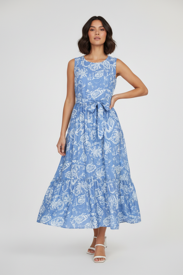 Дамска синя рокля без ръкави с флорален принт и колан – Sky Petals