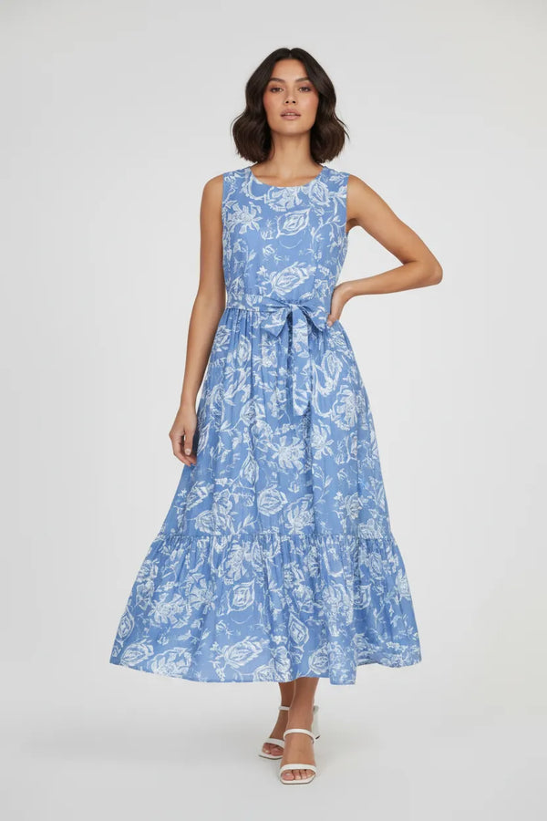 Дамска синя рокля без ръкави с флорален принт и колан – Sky Petals