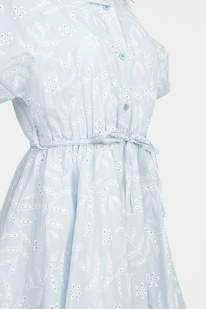 Дамска светлосиня рокля с рязана бродерия и колан – Sky Lace