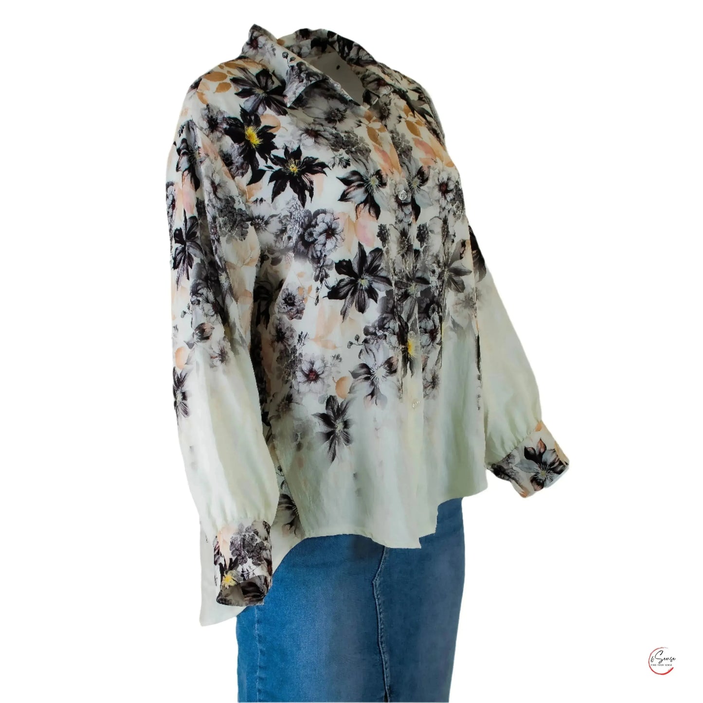 Дамска бяла риза с флорален принт | колекция есен-зима - снимка под ъгъл