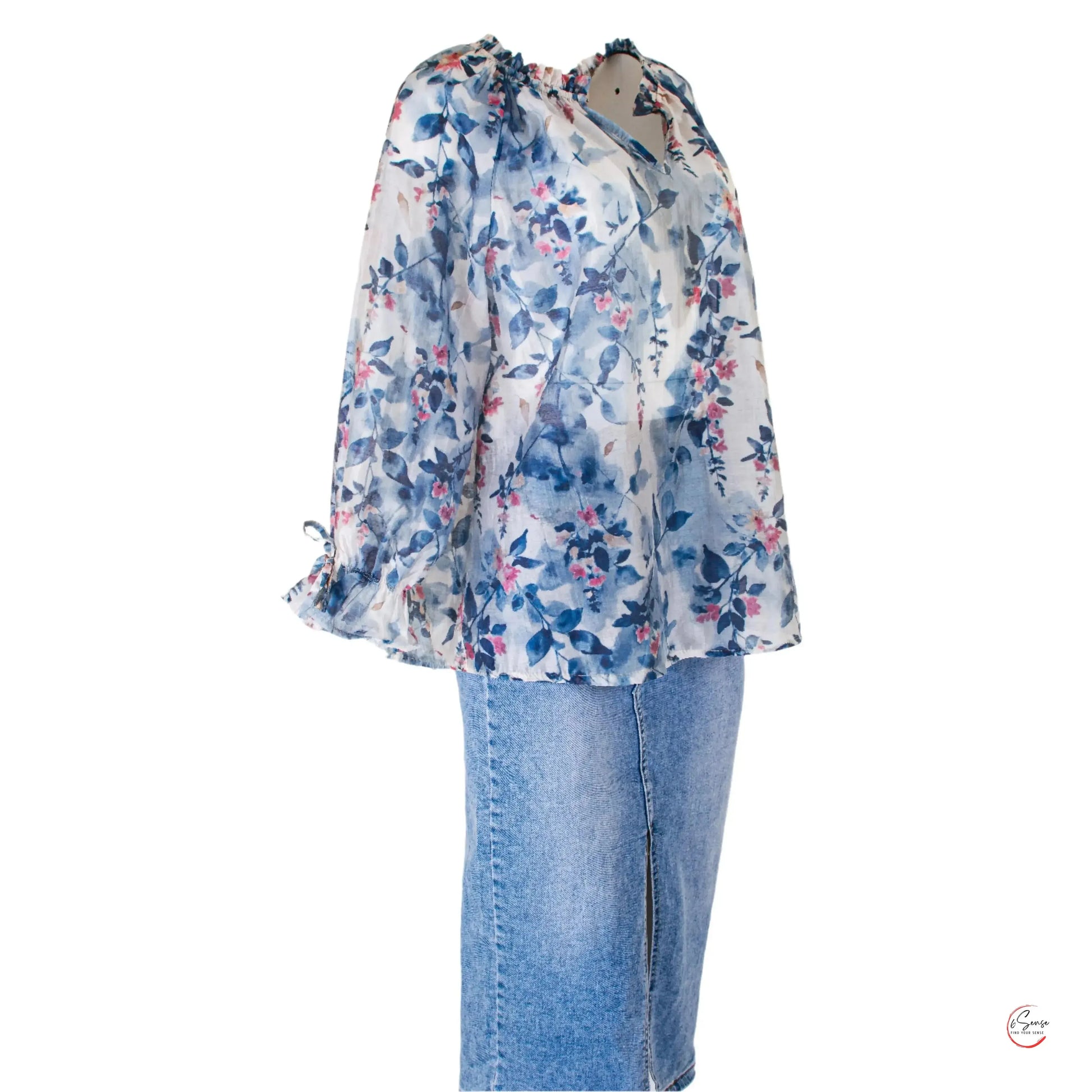 Блуза "Blue Bloom" – лекота и чар за всяка жена 🌸✨