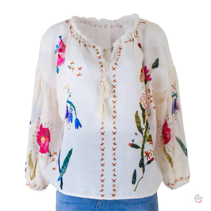 Етно блуза с флорални мотиви – цвят, стил и комфорт