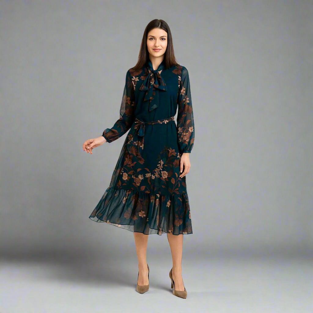 Дамска рокля с флорален принт в петролено синьо | колекция есен-зима 6Sense