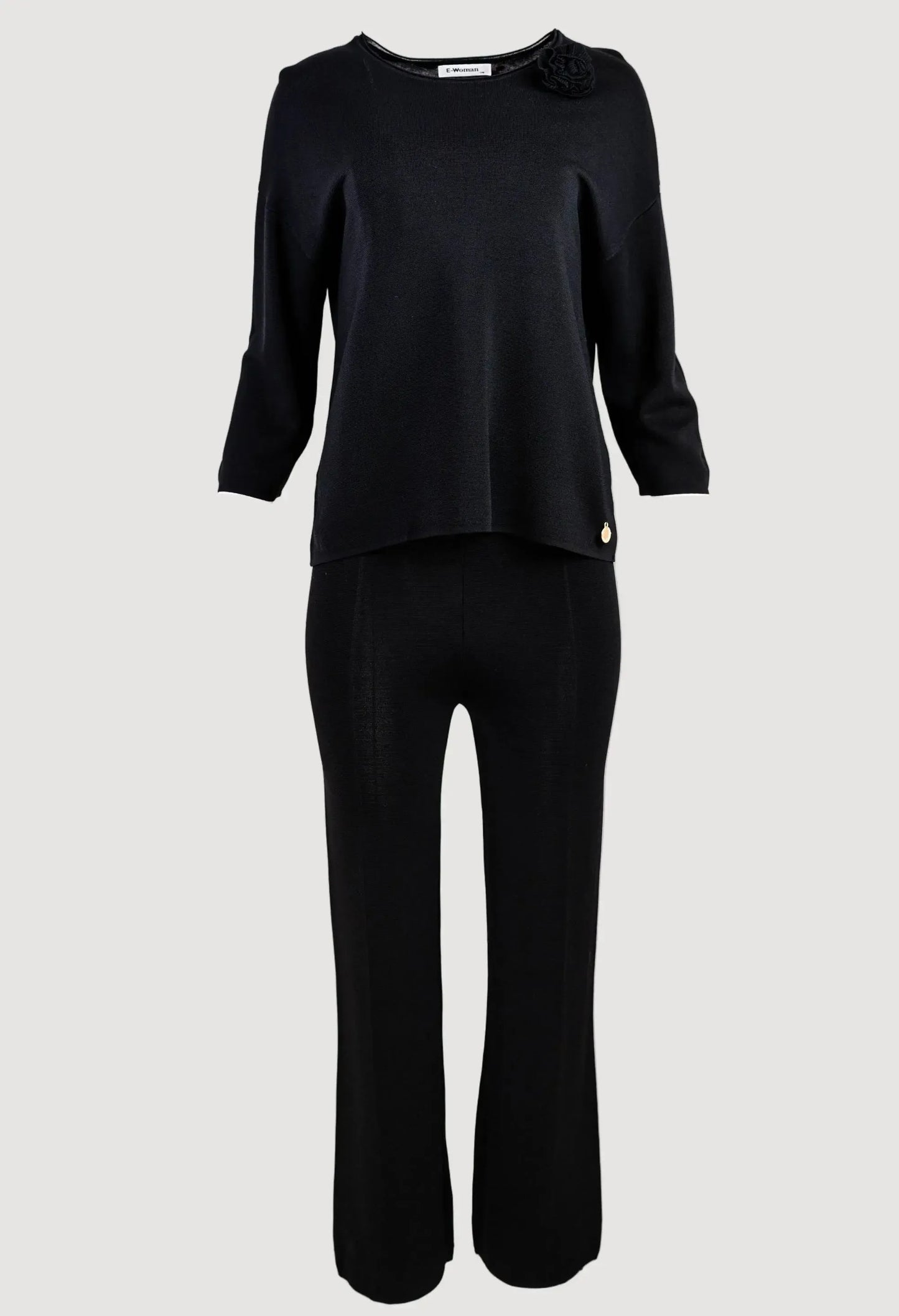 Черен комплект с 3D роза – елегантност и комфорт в едно 6Sense