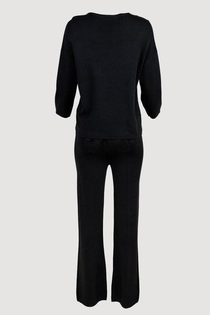 Черен комплект с 3D роза – елегантност и комфорт в едно 6Sense