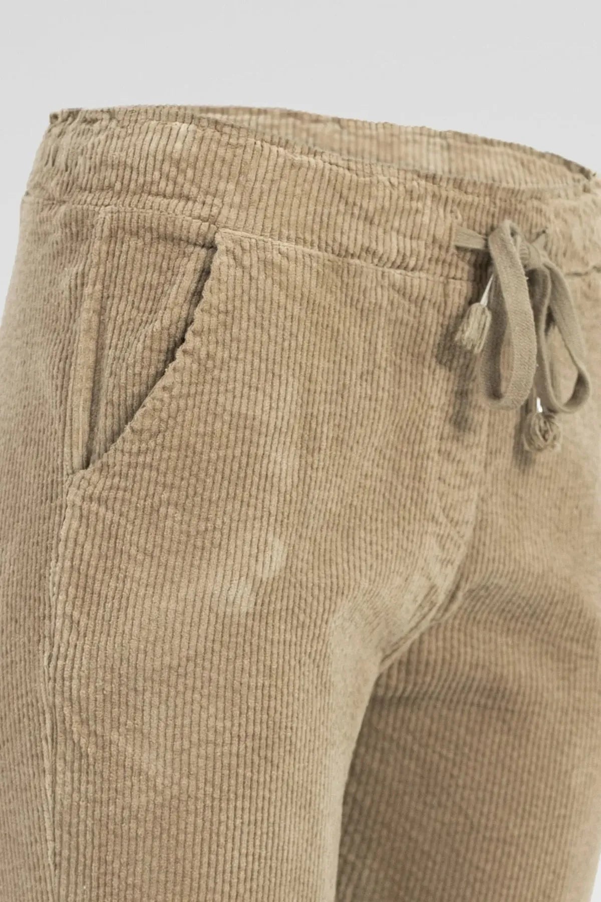 Дамски джинси - Sand Cord – бежов кадифен комфорт-джинси-6Sense