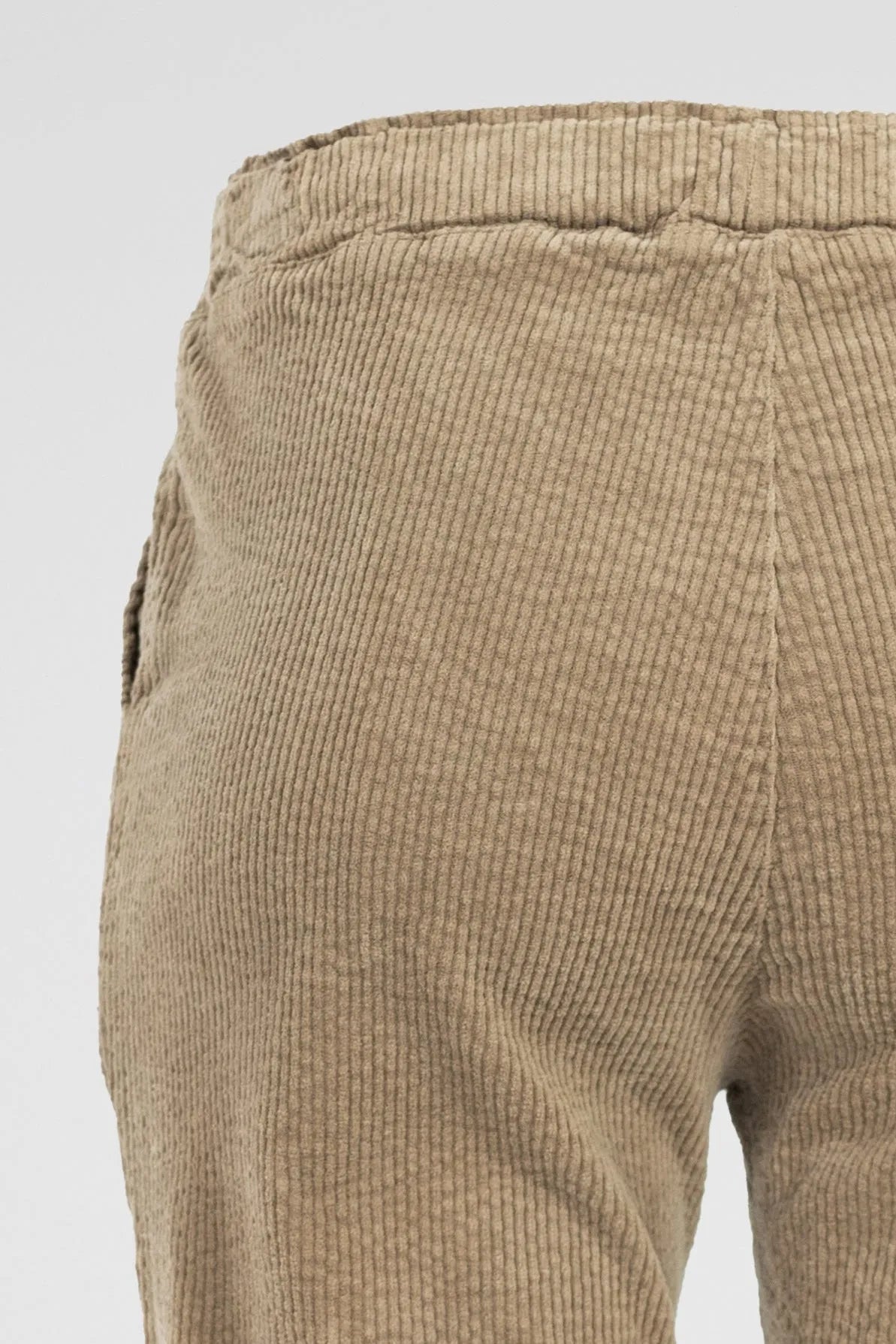 Дамски джинси - Sand Cord – бежов кадифен комфорт-джинси-6Sense