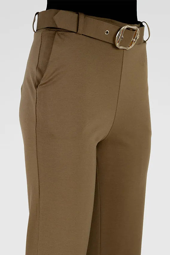 Elegant camel women's trousers with a stylish gold buckle belt, straight leg, and discreet pockets.