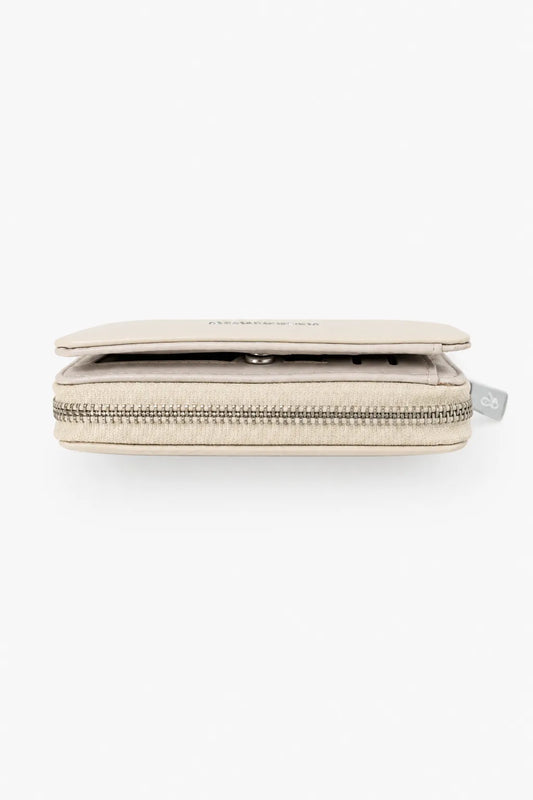 Дамско портмоне от еко кожа с цип екрю – Ivory Compact-портмоне-6Sense