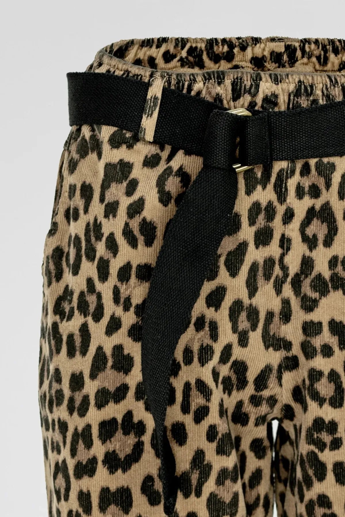 Леопардови дамски джинси от памук с еластан – Leopard Street-панталони-6Sense