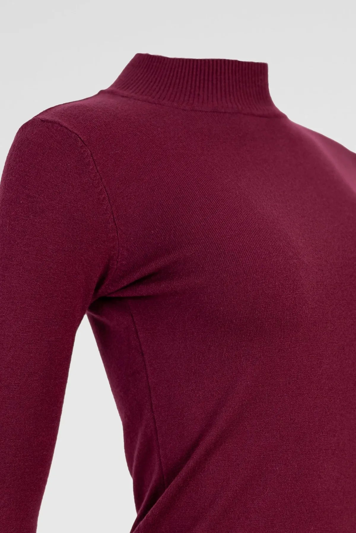 Бордо блуза от фино плетиво с полу-поло - Soft Mock-блузи-6Sense