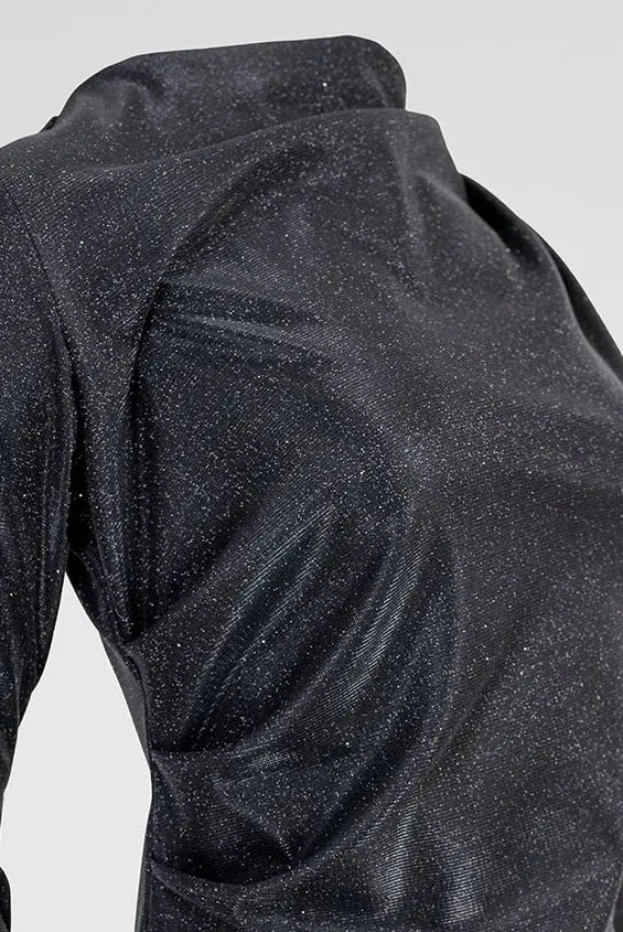 Черна коктейлна рокля с фин блясък и дълъг ръкав – Night Spark-рокли-6Sense