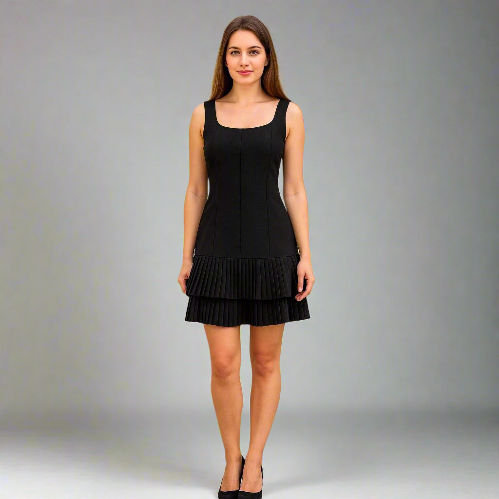 Черна къса рокля с презрамки | колекция есен-зима 6Sense