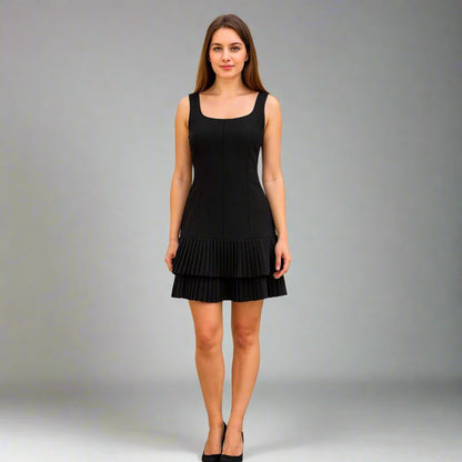 Черна къса рокля с презрамки | колекция есен-зима 6Sense