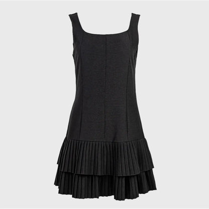 Черна къса рокля с презрамки | колекция есен-зима 6Sense
