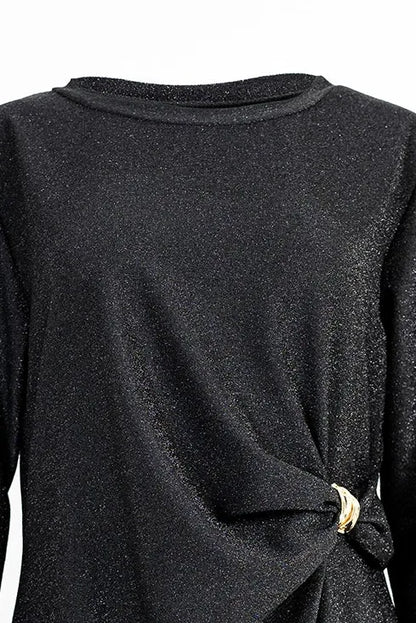 Черна рокля с фин блясък и асиметричен акцент – Black Knot, изразяваща стил и елегантност