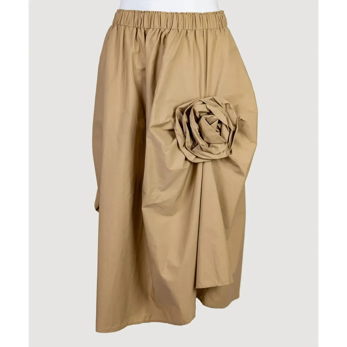 Дамска асиметрична пола - 3D рози в кафяв нюанс | колекция есен-зима 6Sense