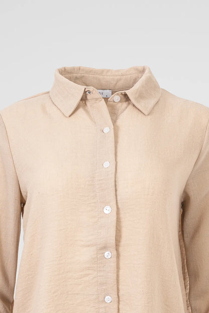 Дамска бежова риза със свободна кройка – Soft Sand Shirt-ризи-6Sense