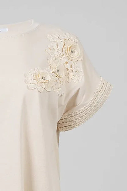 Дамска бежова тениска с декоративни плетени ръкави – Ivory Bloom-Тениски-6Sense