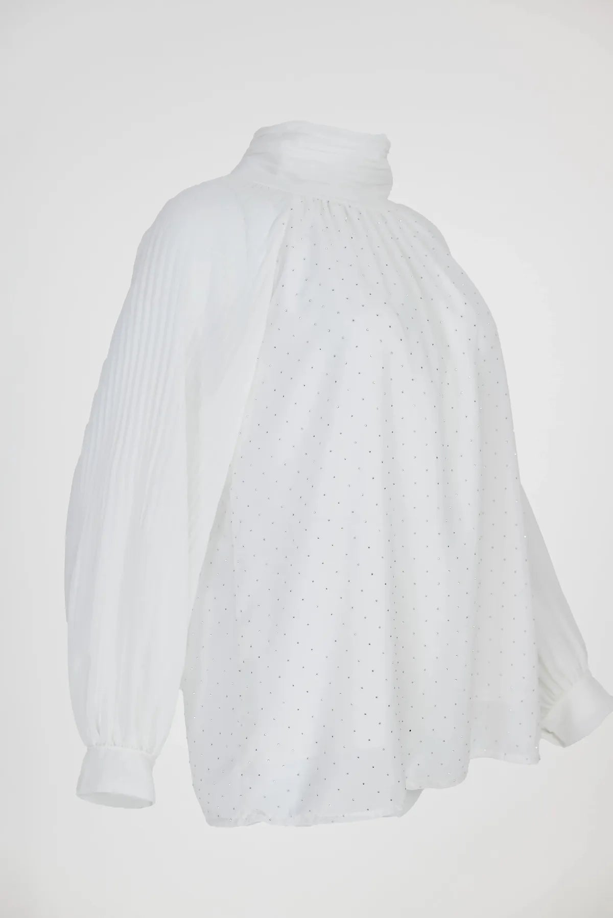 Дамска бяла блуза с висока яка и фини акценти - Lumière-блузи-6Sense