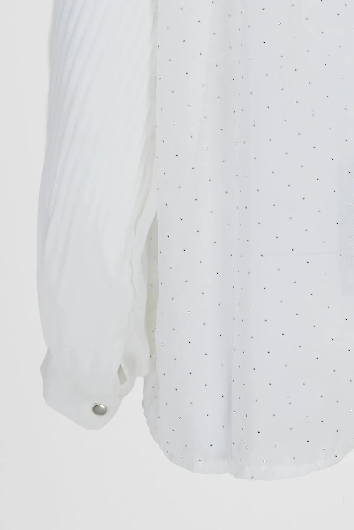 Дамска бяла блуза с висока яка и фини акценти - Lumière-блузи-6Sense