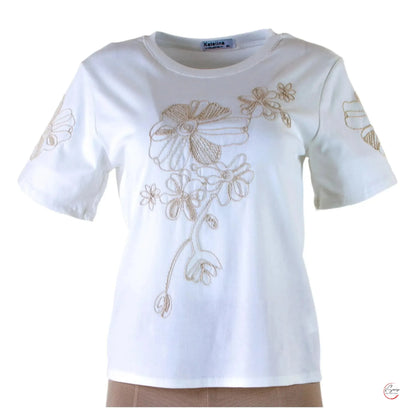 Бяла памучна блуза с бежова флорална бродерия – елегантен акцент за твоя стил