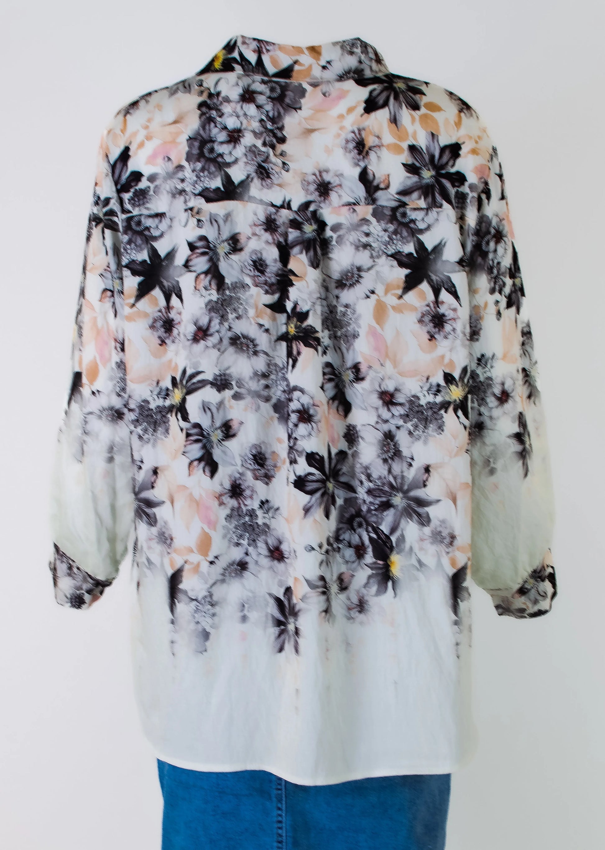 Дамска бяла риза с флорален принт - Flora Highlight-ризи-6Sense