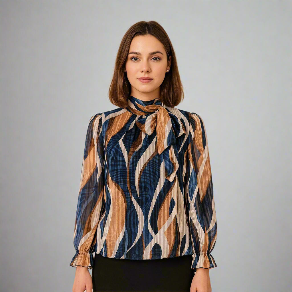 Дамска блуза в синьо и бежаво с абстрактен принт | колекция есен-зима 6Sense