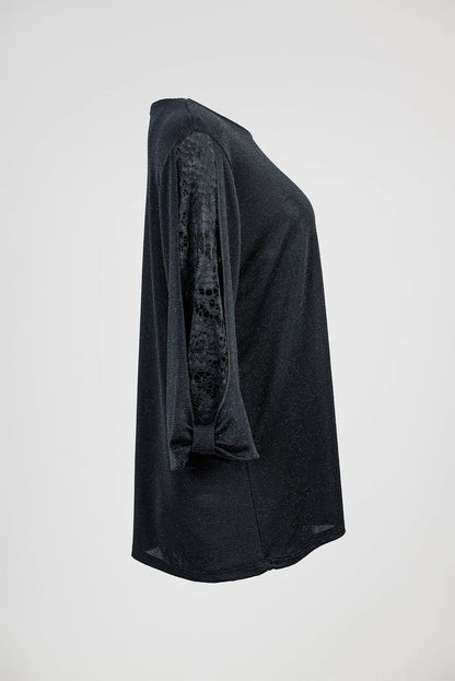 Дамска черна блуза с дантелени ръкави и фин блясък – Black Lace Glow-блузи-6Sense