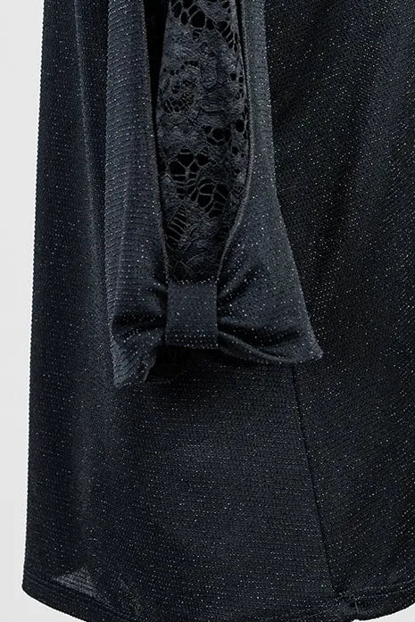 Дамска черна блуза с дантелени ръкави и фин блясък – Black Lace Glow-блузи-6Sense