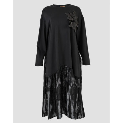 Дамска черна рокля с 3D апликация | колекция есен-зима 6Sense