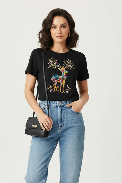 Дамска черна тениска с бродиран елен - Deer Story-Тениски-6Sense