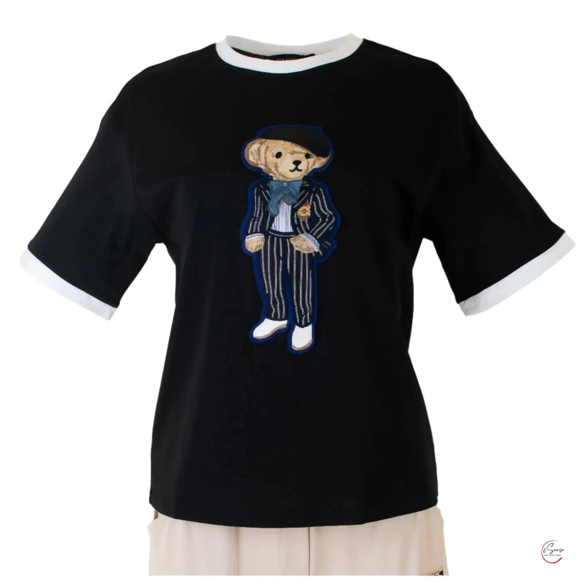 🐻 Закачлив стил и комфорт – черната тениска с мече е тук, за да ти създаде настроение! 🖤