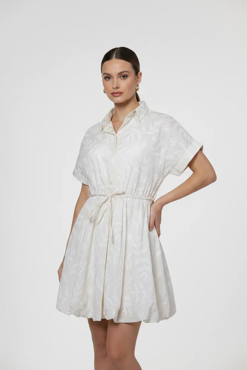 Дамска екрю рокля с бродерия и колан – Ivory Lace-рокли-6Sense