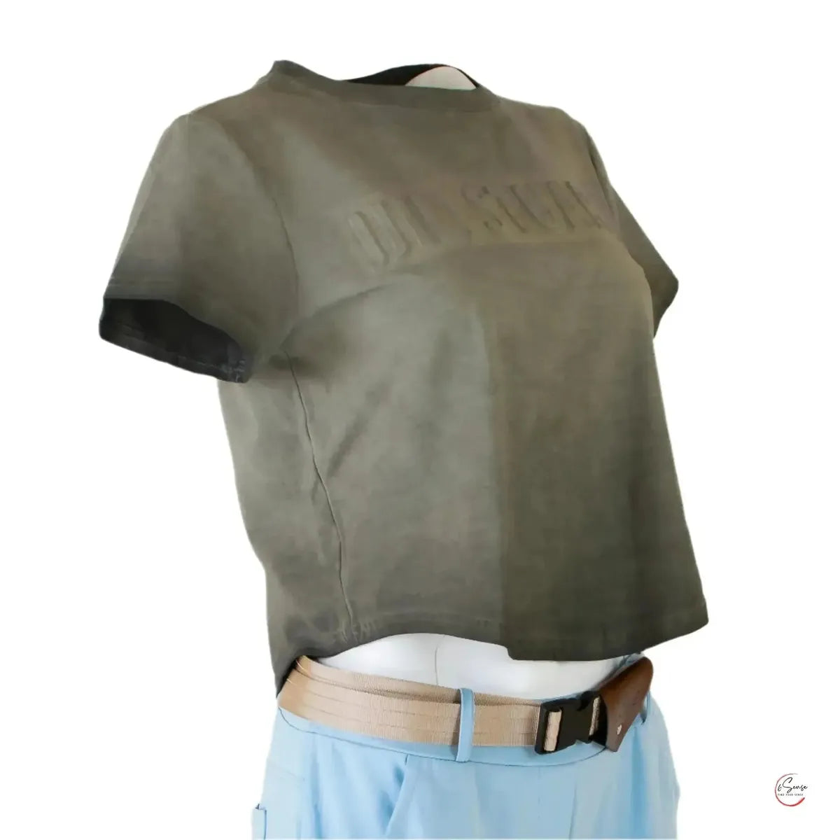 Тениска JILLSTUARTS в милитъри стил 🌿